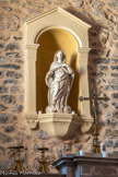 <center>L'église de la Transfiguration </center>Statue de Notre Dame des Anges en marbre du XVIIe siècle provenant de la chapelle N.-D. des Anges. La Vierge portait dans la main droite le sceptre de la royauté divine. Une couronne en métal devait être placée autrefois sur le voile de Marie.