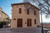 <center>L'Estaque.</center>Cézanne louait cette petite maison sur la place de l’église.
Son ami de lycée, Emile Zola, l’y a rejoint et s’est inspiré de l’Estaque pour l’écriture de Naïs Micoulin.