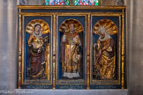 <center>Jouques.</center> Eglise Saint Pierre. Le beau triptyque, en bois polychromede la  fin du XVIe siècle : Sainte-Marthe, Saint Claude, Sainte Barbe.
