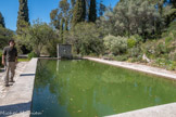 <center>Jardin d’Orvès. </center>Bassin alimenté par une source.  Le jardin est doté d'un système d'irrigation par gravité, avec goulottes, bassins à différents niveaux, norias, puits, source, fontaines.