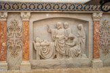 <center>Retable Saint Joseph</center>Autel en marbre blanc de Carrare et à pilastres en marbre rose. Le bas-relief représente Jésus bénissant Saint Joseph décédé. Du 19e siècle (1869).