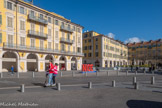 <center>Place Garibaldi.</center>La place Garibaldi est une grande place de Nice, située en bordure nord du quartier du Vieux-Nice. Construite à partir de 1773 selon les plans de l’architecte Antoine Spinelli, elle est la plus ancienne grande place de la ville et l’un des lieux les plus emblématiques. La place Garibaldi a la forme d’un rectangle d’une longueur d’environ 123 mètres et d’une largeur d’environ 92 mètres.