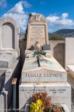 <center>Le cimetière </center>Tombe de la famille Lautner. Y sont enterrés l'actrice Renée Saint-Cyr et son fils, le réalisateur Georges Lautner.