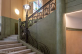 <center>Immeuble Gloria Mansions</center>Une des volées de l'escalier à la française qui permet d'accéder à l'escalier central.
