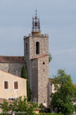 <center>L'église Saint Michel </center>Le campanile cosmogonique, véritable œuvre d’art, construit pour résister aux assauts du Mistral date de 1662. Il renferme une cloche de note « mi » datant de 1531.