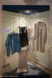<center>Le Musée du vêtement Provençal</center>La blouse - la blodo.
La blouse est le vêtement caractéristique de tous les travailleurs manuels. Vêtement de protection, elle se porte sur la veste ou la chemise suivant la saison. On la trouve aussi bien en milieu rural, qu’en milieu urbain.