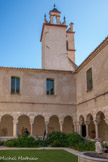 <center>Le cloître de Saint-Genis des Fontaines.</center>