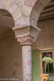 <center>Le cloître de Saint-Genis des Fontaines.</center>