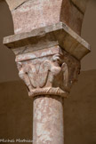 <center>Le cloître de Saint-Genis des Fontaines.</center>Chouette.