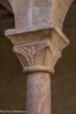 <center>Le cloître de Saint-Genis des Fontaines.</center>