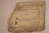 <center>Eglise Romane Saint-André</center>Autel à lobes. Une autre multiplie les reliefs taillés en biseau où l’on sent une inspiration plus hispanique : c’est le cas de la table de Saint-André.
La production de ces autels est sans doute due à des ateliers narbonnais et s’étend sur une période longue, du IXème au XIème siècles. Pour les réaliser, on a vraisemblablement utilisé comme matière première les monuments romains de l’ancienne capitale ; provinciale.