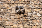 <center>Eglise Romane Saint-André</center>Les 2 « Simiots », bêtes fantastiques médiévales de la vallée du Tech.
