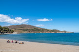 <center>Paulilles.</center>Anse de Paulilles. A droite, le phare de Béar.