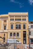 <center>Perpignan.</center>Construite entre 1899 et 1902 suivant le projet de l'architecte Léon Baille, la Bourse du travail intègre la Bourse et le temple protestant de Perpignan, construit en 1876. Le bâtiment, municipal, devrait être cédé à l'Université de Perpignan qui devrait y installer la bibliothèque de Droit.
