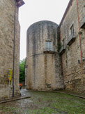 <center>Collégiale Saint-Félix.</center>Une des tours de la vieille ville de Gérone.