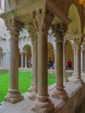 <center>Monastère Saint Pierre de Galligants et son Musée d’Archéologique de Catalogne</center>Le cloître.