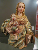 <center>Musée Art Roman.</center>Mère de Dieu Bois doré polychrome vers 1600.