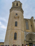 <center>La Cathédrale de Gérone.</center>Façade latérale.