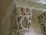 <center>Monastère Saint Pierre de Galligants et son Musée d’Archéologique de Catalogne</center>Le cloître.