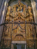 <center>La Cathédrale de Gérone.</center>Chapelle de l'annonciation. Retable de Pau Costa.