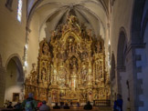 <center>Église Santa Maria de Cadaqués. </center>Retable de l'église Santa Maria de Cadaqués (par Pau Costa 1665-1727), dédié à Notre-Dame de l’Espérance, de style baroque.  Il est présidé par une sculpture de la Virgen de la Esperanza, avec plusieurs scènes de la vie de Marie autour, et couronné par celle de saint Thomas. Le socle arbore les images de sainte Barbara, sainte Rita, saint Pierre et saint Paul, tandis que les côtés sont occupés par les quatre Évangélistes.