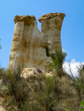 <center>Les Orgues d'Ille-sur-Têt.</center>Ces colonnes de roche sableuse qui vous entourent sont des cheminées de fées, nommées aussi 