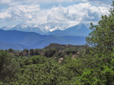 <center>Les Orgues d'Ille-sur-Têt.</center>Le Canigou.