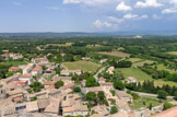 <center>Chamaret </center>La tour. Les collines de la Drôme et la montagne de la Lance, le château de Grignan.