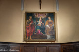 <center>Gassin.</center>Tableau de la Vierge à l'Enfant entre saint Jean-Baptiste à gauche et saint Laurent avec l'instrument de son martyre à droite, daté du XVIe siècle.