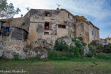 <center>Peyrolles</center>Les maisons sont alignées suivant l'ancien rempart.