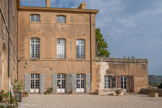 <center>Château de Peyrolles-en-Provence</center>Terrasse est. C'est là où se trouvait l'ècole de garçons. Au milieu de cette terrasse coulait un ruisseau.