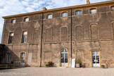 <center>Château de Peyrolles-en-Provence</center>Façade et terrasse est.