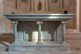 <center><center>Vaison-la-Romaine : la chapelle Saint-Quenin</center></center>L'autel.