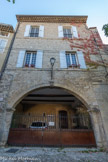 <center><center>Vaison-la-Romaine : la haute-ville.</center></center>L’Hôtel particulier du marquis de Vedène qui devient la troisième maison commune au XVIIIe siècle.