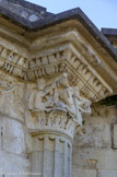 <center><center>Vaison-la-Romaine : la chapelle Saint-Quenin</center></center>Chapiteau historié