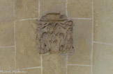 <center><center>Vaison-la-Romaine : la chapelle Saint-Quenin</center></center>Clé de voûte avec les armoiries de l’évêque Joseph-Marie de Suarès