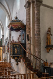 <center>Viols-le-Fort : l'église St Etienne.</center>La chaireest  décorée des quatre Evangélistes.