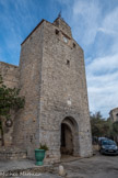 <center>Viols-le-Fort : la Tour du Fanabregol.</center>La tour conserve la mémoire de trois horloges qui fonctionnèrent du XVIIIe siècle à nos Jours.
L’horloge actuelle provient de la manufacture de Louis Delphin Odobey (1858-1964). Elle a été restaurée en 1998 par les établissements BRESSON à Sumène. Le campanile support de cloche est en fer forgé, il paraît assez archaïque, peut-être issu d'une horloge du XVe ou XVIe siècle.