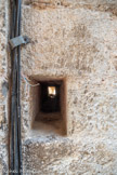 <center>Viols-le-Fort : la Tour du Fanabregol.</center>Logement de la barre de fermeture de la porte (Epart).