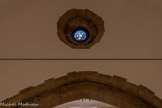 <center>La chapelle Sainte Roseline.</center>Vitrail représentant les roses de sainte Roseline.
