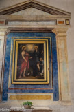 <center>Roquebrune-sur-Argens. </center>Tableau de Saint-Roch et Saint-Jean Baptiste. 
Le tableau représente Saint-Jean Baptiste, à gauche, avec ses attributs : le long bâton de croix et l’agneau et à droite, Saint-Roch, avec son bâton de pèlerin et son chien, lève les yeux au ciel tandis qu’un ange découvre le bubon de sa cuisse. La multiplication d’effigies de Saint- Roch est fréquente dans une Provence où durant des siècles, la peste revenait fréquemment.