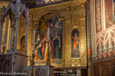 <center>Roquebrune-sur-Argens. </center>A droite, Sainte Catherine d'Alexandrie, avec l'épée, et au fond, la roue. Sur le panneau central, à droite sainte Apolline ou Apollonie avec une tenaille. Au-dessous, une soucoupe avec ses dents.