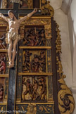 <center>Roquebrune-sur-Argens. </center>Retable de la Passion. A droite, la chute du Christ, le couronnement d’épines, la flagellation.