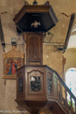 <center>L'Église Saint-Christophe.</center>A l’angle du transept se trouve la chaire sur les panneaux de laquelle sont sculptés les quatre évangélistes.