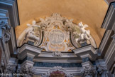 <center>Eglise abbatiale de St Pons</center>Dans le médaillon, les lettres V M entrelacées et couronnées.