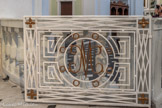<center>Eglise abbatiale de St Pons</center>Porte de la varrière avec les lettres V M entrelacées (Vierge Marie).