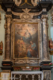 <center>Eglise du Gesù.</center>Le tableau corporatif montre l'activité des cordonniers au XVIIe siècle. Les deux saints sont représentés dans leur atelier avec leurs instruments de travail (tranchoirs, alènes, formes…etc.).