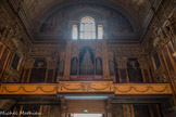 <center>Eglise du Gesù.</center>Sur la tribune, l’orgue Vegessi-Bossi, au buffet néo-gothique, a toujours sa tuyauterie datant de 1893.