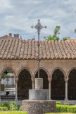 <center>L'abbaye Sainte-Marie-d'Arles-sur-Tech </center>La Creu del Gra : A l'origine, cette croix serait celle d'un calvaire à l'entrée du village. Elle est l'œuvre de forgerons catalans du XVIe siècle. Elle a été récemment déplacée dans le cloître pour la protéger. Son nom s'explique par la boule de fer prisonnière de sa base, chef-d’œuvre du savoir-faire des forgerons catalans.