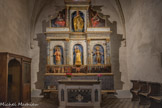 <center>L'abbaye Sainte-Marie-d'Arles-sur-Tech </center>Statue de saint Benoit dans la niche centrale, celles de Saint Étienne et saint Isidore dans les niches latérales.